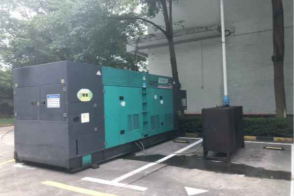 400kw发电机为l炼马机电临时用电保驾护航